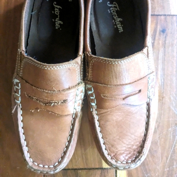 Florsheim Boys Loafers Soft leather size 3-3.5 - Picture 1 of 3